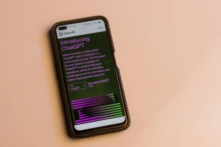Application ChatGPT : version officielle, usages et pièges