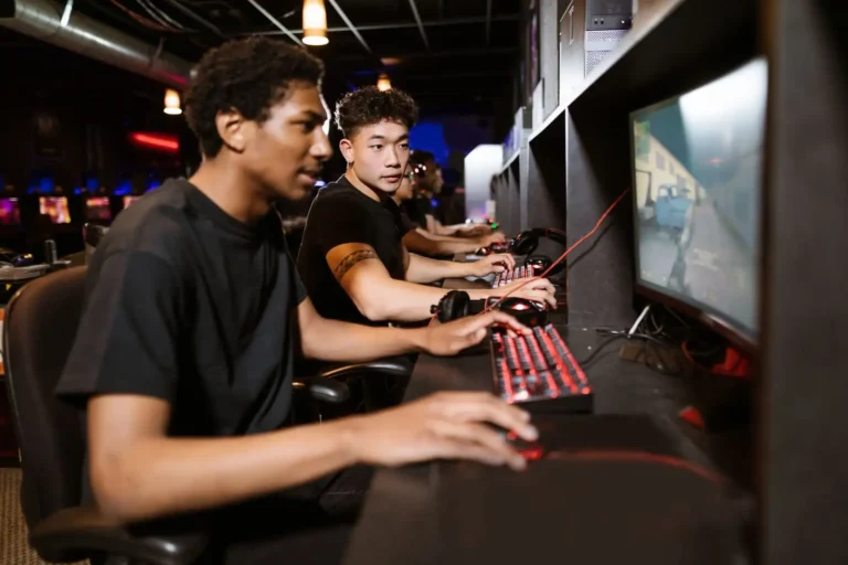 Jeu PC en ligne : familles, gratuité et sécurité