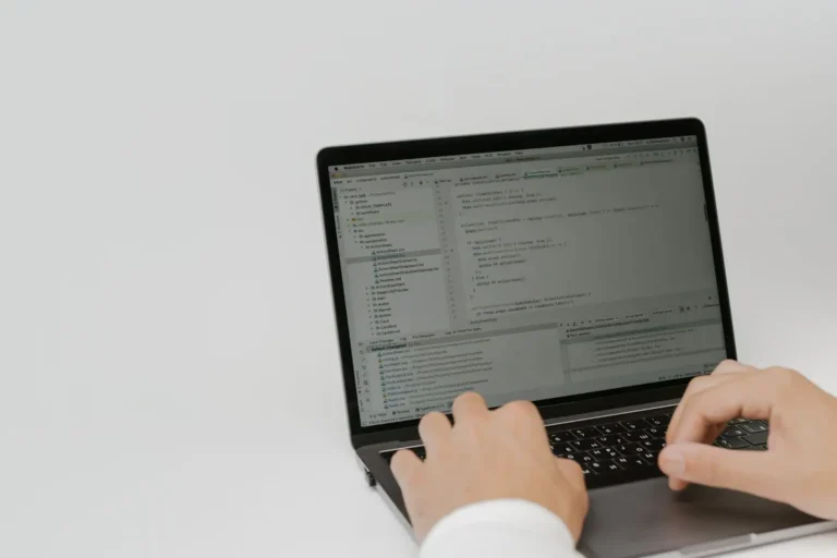 Logiciel SaaS : comprendre le modèle avant de s&rsquo;abonner