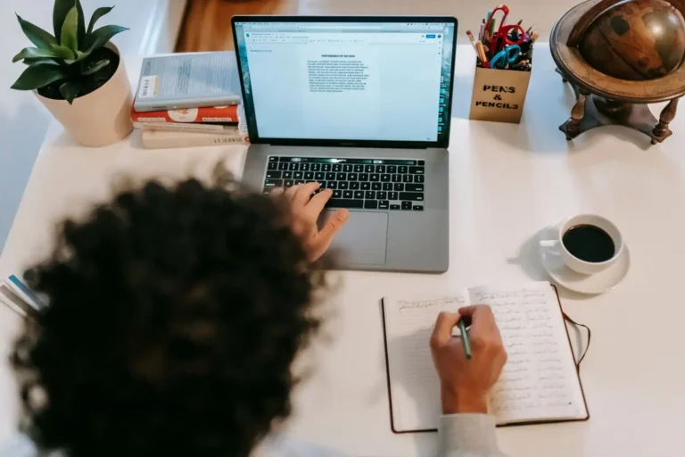 ChatGPT correcteur : bien s&rsquo;en servir et connaître ses limites
